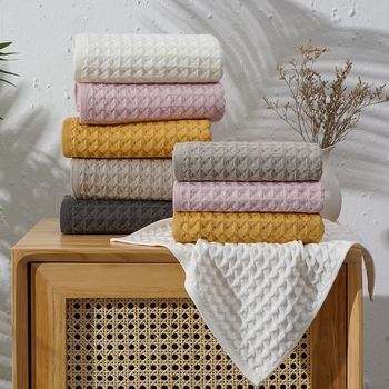 Dušo rankšluostis iš 100% medvilnės, medaus šukos raštas (honeycomb), Tips A, Svoris 200–300 g, Jacquard/plain audinys, 32 siūlai