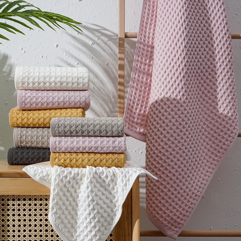 Dušo rankšluostis iš 100% medvilnės, medaus šukos raštas (honeycomb), Tips A, Svoris 200–300 g, Jacquard/plain audinys, 32 siūlai