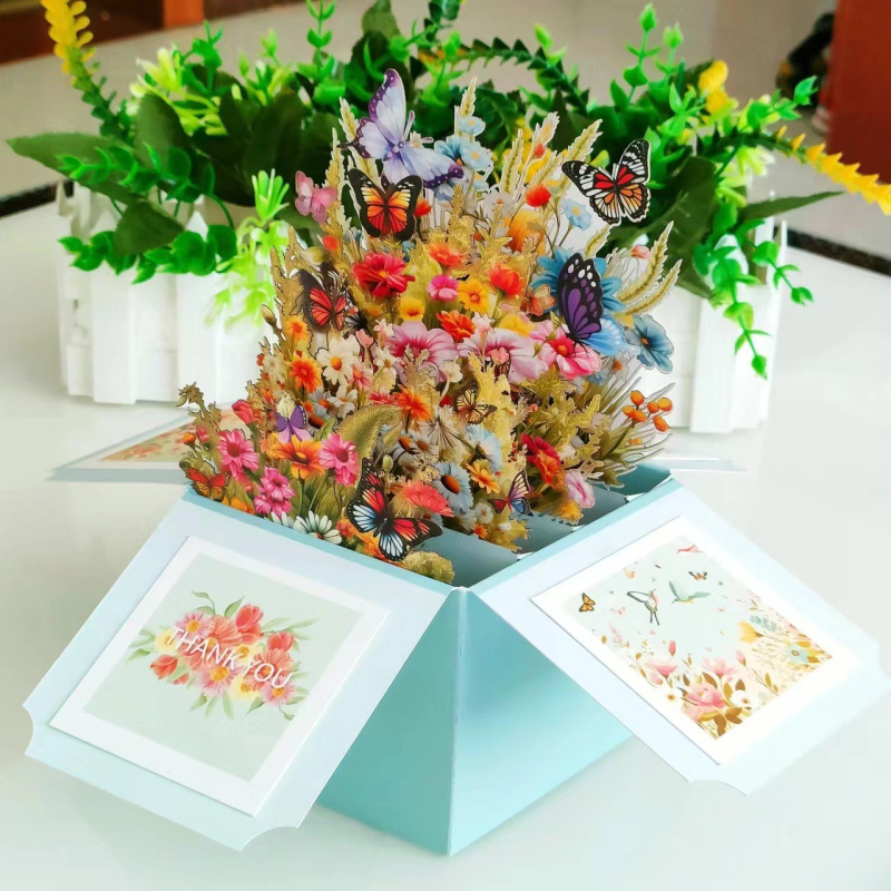 Поздравителна картичка в пасторален стил, от специална хартия, печатна техника