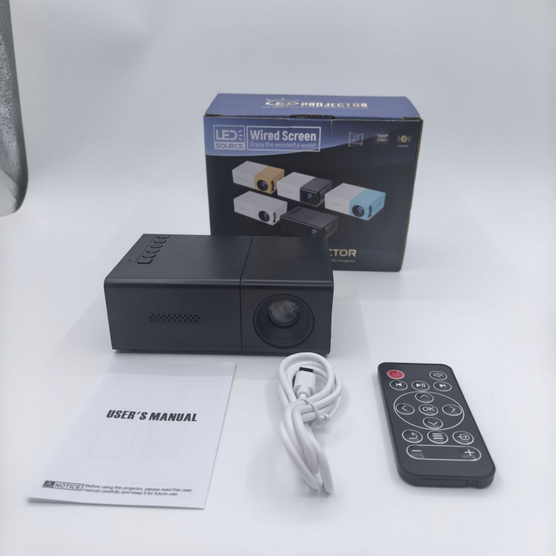 Преносим проектор, резолюция 320x240, мощност 10W, яркост 10, обектив от смола