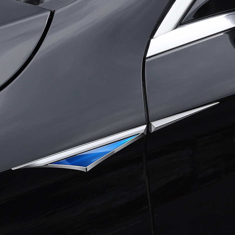 Automobiļa sānu emblēmas dekoratīvā uzlīme; Zīmols Carllingpu; nerūsējošais tērauds + cinka sakausējums; universāla saderība; pielāgojama; ārējai virsbūvei