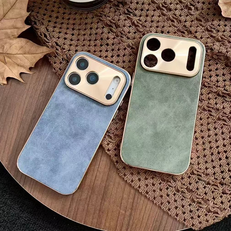 IPhone maciņš no aitu ādas ar elektroplatētu metāla lēcu; triecienizturīgs, pret pirkstu nospiedumiem; saderīgs ar iPhone 11–14 sēriju