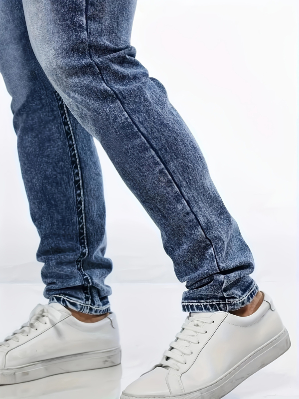 Jeanși bărbați talie medie, croială dreaptă, denim din bumbac, microelasticitate, fermoar, spălare cu piatră, detalii brodate