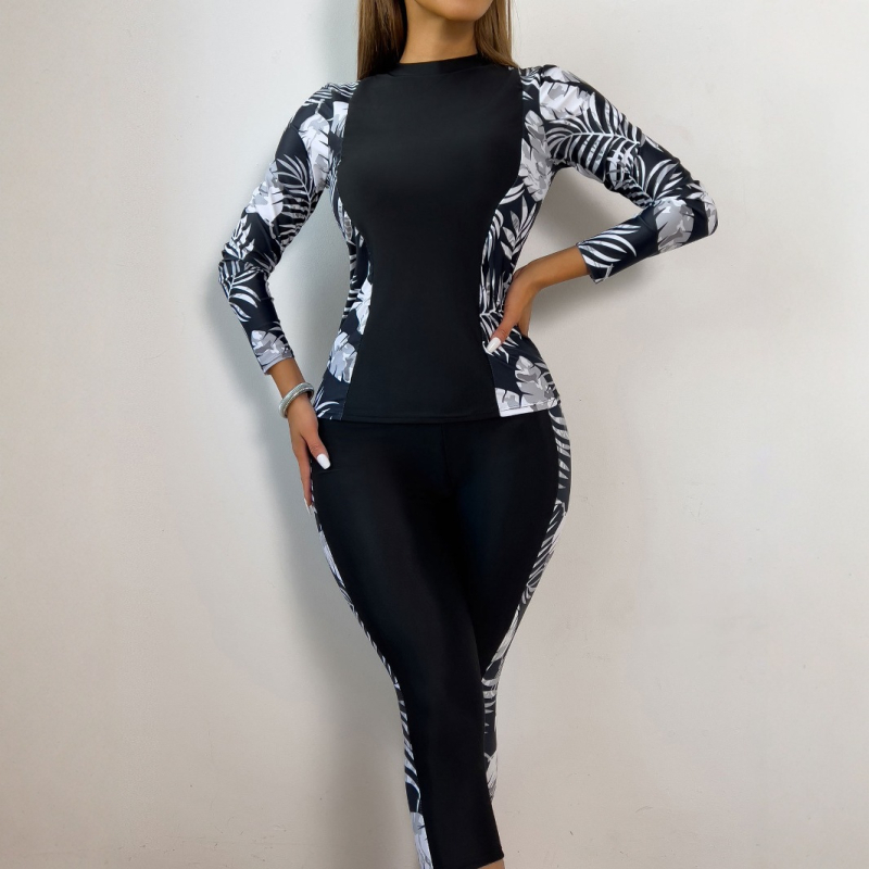 Costum de baie halter bikini, croială sexy și mulată, cu burete pentru bust, fără suport din oțel, material 82% poliester