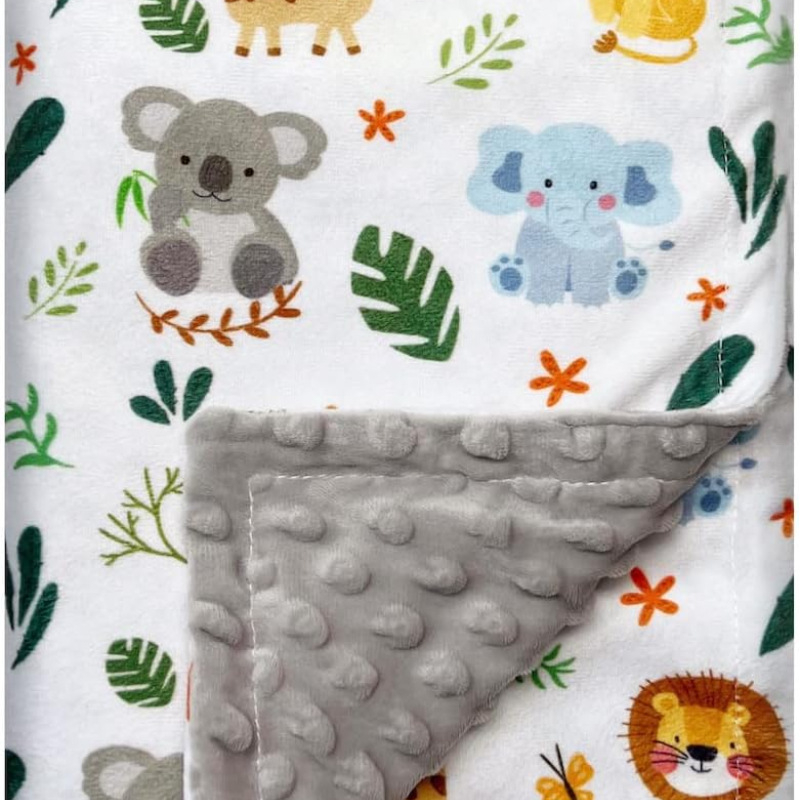 Бебешко одеяло – полиестерно влакно; шарки: животни, цветя, геометрия и едноцветно; подходящо за новородени; безопасност: Клас А; лицензиран частен етикет