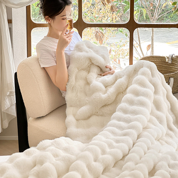Milk Velvet Blanket – gaisīgs luksusa stils, vienkrāsains raksts, svars 300–500 g, piemērots rudenim un ziemai