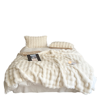 Milk Velvet Blanket – gaisīgs luksusa stils, vienkrāsains raksts, svars 300–500 g, piemērots rudenim un ziemai