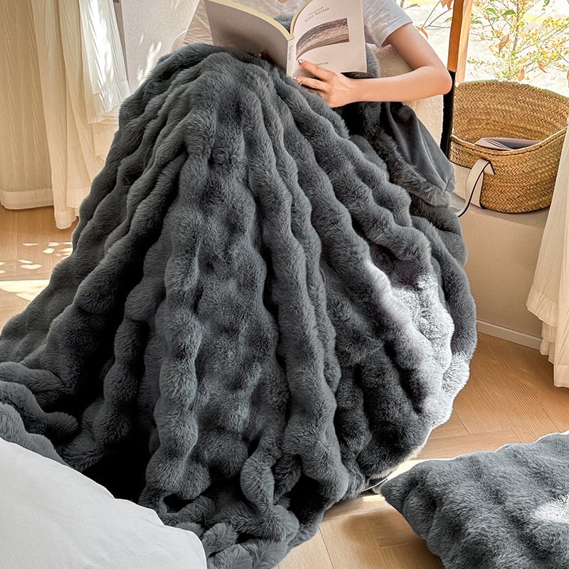 Milk Velvet Blanket – gaisīgs luksusa stils, vienkrāsains raksts, svars 300–500 g, piemērots rudenim un ziemai