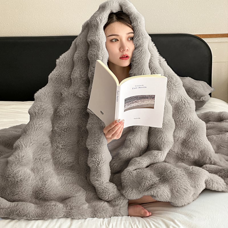 Milk Velvet Blanket – gaisīgs luksusa stils, vienkrāsains raksts, svars 300–500 g, piemērots rudenim un ziemai