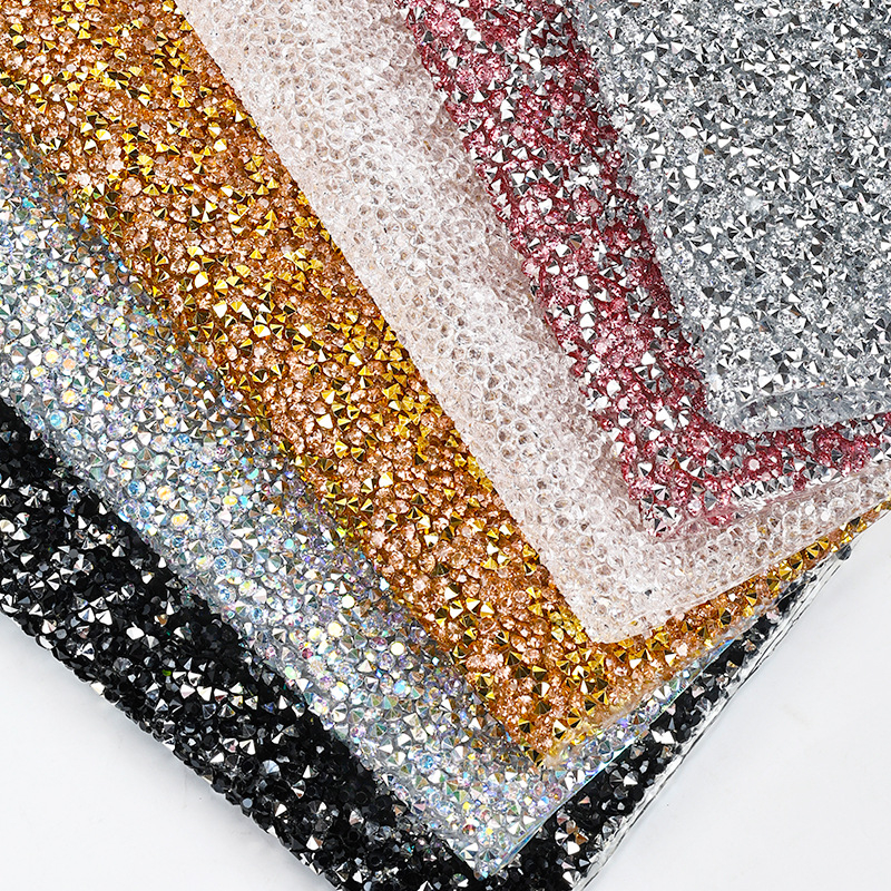 Πίνακας επίδειξης μανικιούρ με φόντο μαξιλαράκι χεριού διακοσμημένο με διαμάντια (198g; προέλευση Zhejiang; μάρκα Jinzixiu)