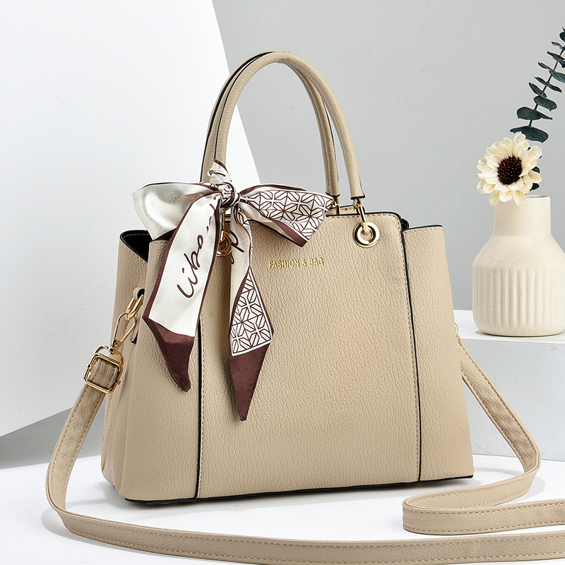 Női PU crossbody táska, lokomotív stílus, vízszintes négyzet alakú forma, cipzáras nyitás, belső cipzáros zseb
