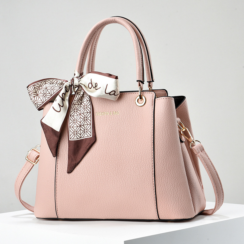Női PU crossbody táska, lokomotív stílus, vízszintes négyzet alakú forma, cipzáras nyitás, belső cipzáros zseb