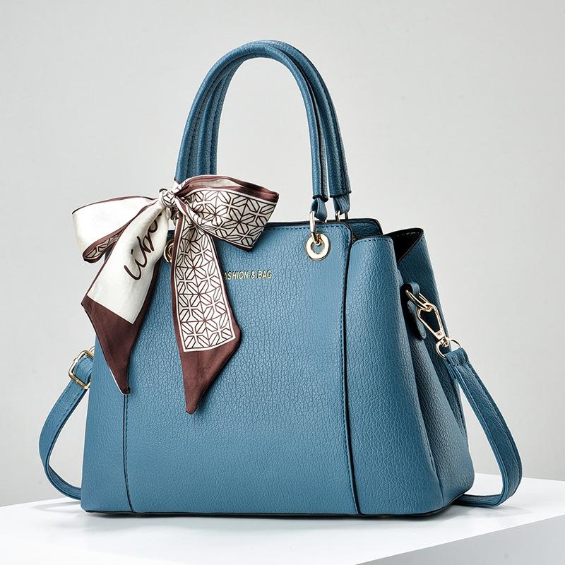 Női PU crossbody táska, lokomotív stílus, vízszintes négyzet alakú forma, cipzáras nyitás, belső cipzáros zseb