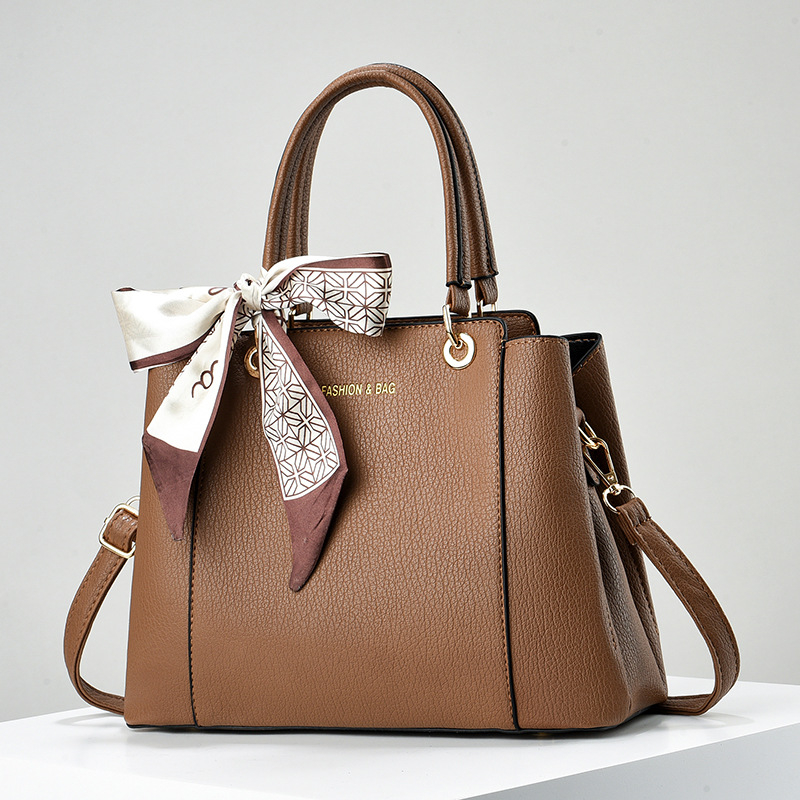 Női PU crossbody táska, lokomotív stílus, vízszintes négyzet alakú forma, cipzáras nyitás, belső cipzáros zseb