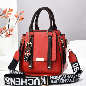 Emperor Rhino PU crossbody τσάντα — αστικός μινιμαλιστικός στυλ μοτοσικλέτας, οριζόντιο τετράγωνο σχήμα, κλείσιμο με φερμουάρ, πολυεστερική επένδυση