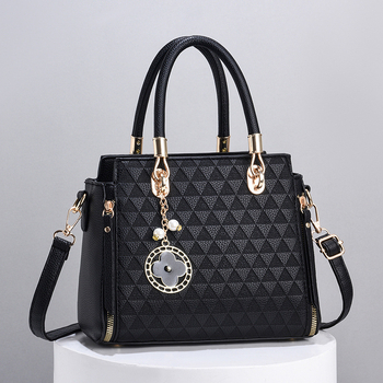 Koreai stílusú női táska nagy kapacitással — crossbody egy vállon viselhető, PU anyag, Locomotive bag, horizontális négyzetes forma, cipzár