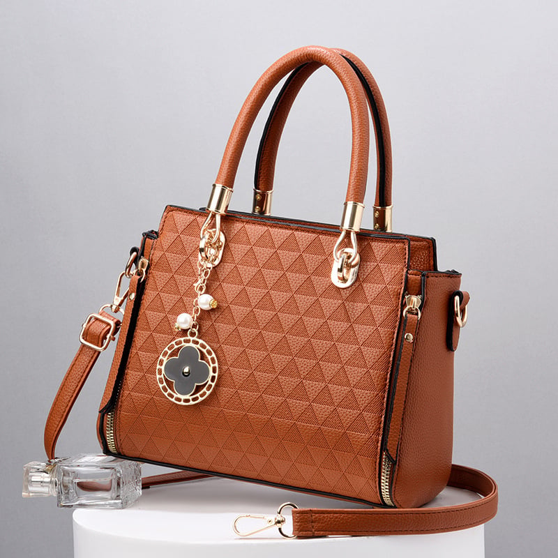 Koreai stílusú női táska nagy kapacitással — crossbody egy vállon viselhető, PU anyag, Locomotive bag, horizontális négyzetes forma, cipzár