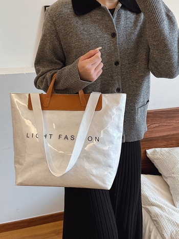 Táska Tote — Városi minimalist stílus, vízszintes négyszögletes alak, cipzár, belső zsebek telefonra és személyi igazolvány számára, poliészter bélés