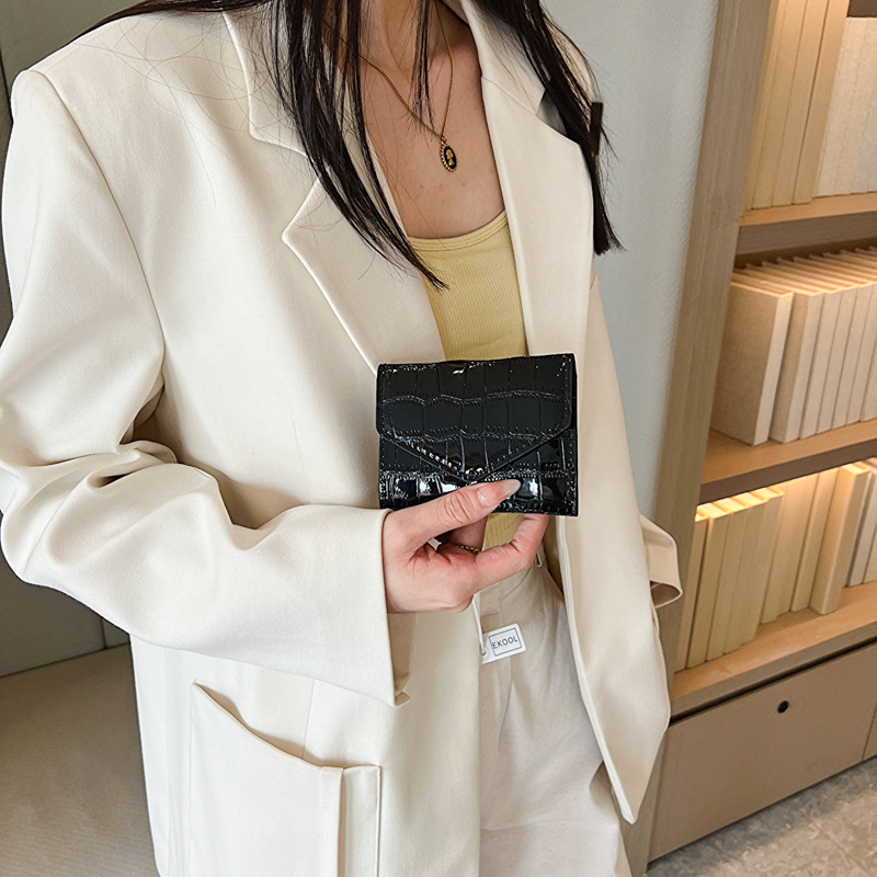 Clutch torbica, gradski stil, PU materijal, mala kvadratna torbica, magnetsko zatvaranje, horizontalan kvadratni oblik