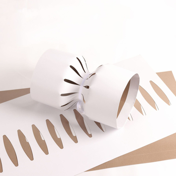 Υλικό συσκευασίας λουλουδιών για κυκλικά μπουκέτα — επένδυση από χαρτόνι, διαδικασία εσοχής, μοντέλο Upgraded Shaping Film, συσκευασία OPP, ανοχή ±5%