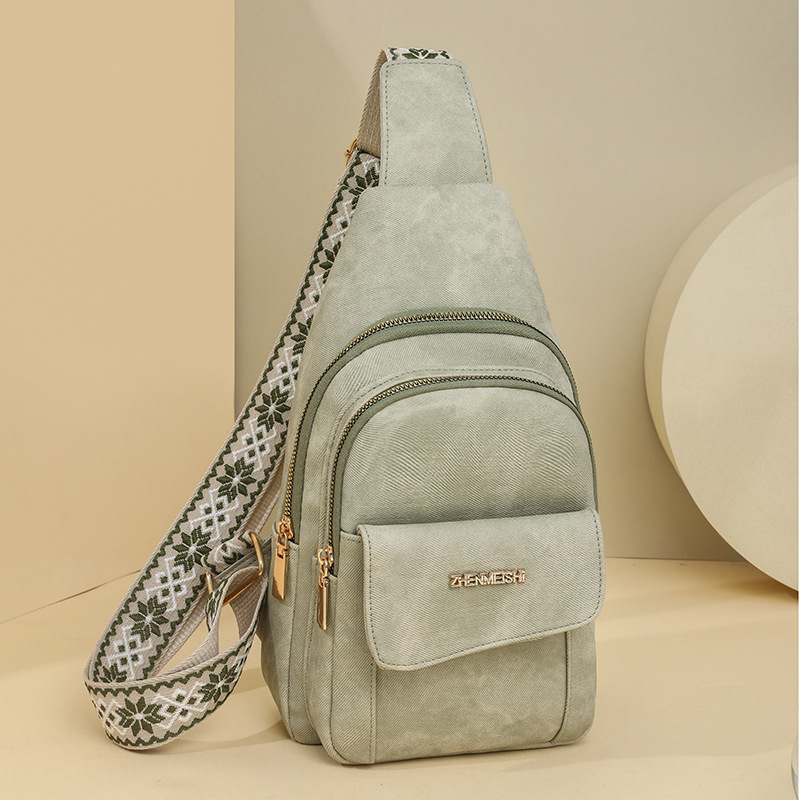 Sieviešu retro crossbody soma (materiāls: PU āda; iekšējā odere: poliesters; atvērums: rāvējslēdzējs; iekšējie kabati: rāvējslēdzēja kabata un tālruņa kabata; mīksta konstrukcija)