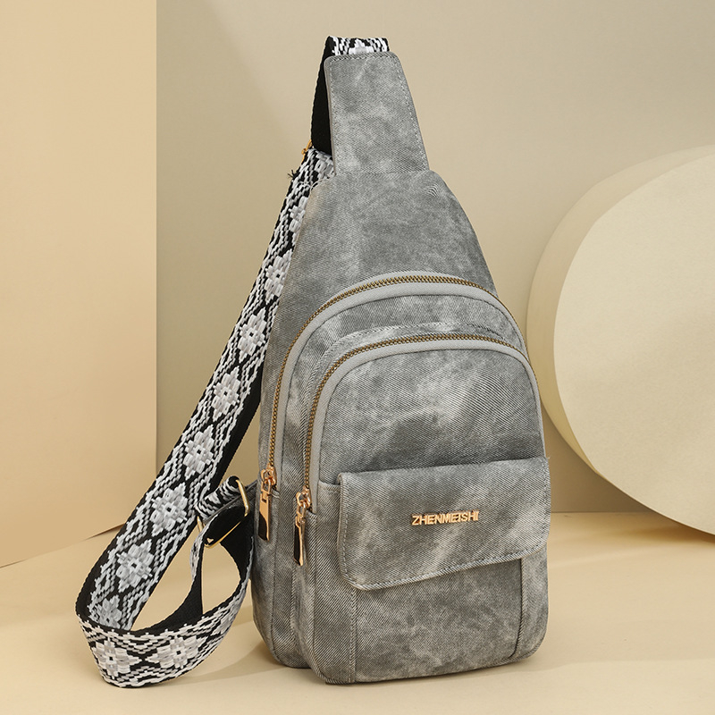 Sieviešu retro crossbody soma (materiāls: PU āda; iekšējā odere: poliesters; atvērums: rāvējslēdzējs; iekšējie kabati: rāvējslēdzēja kabata un tālruņa kabata; mīksta konstrukcija)