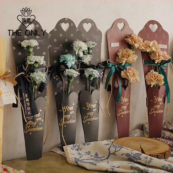 Wei Yi крафт хартия, сърцевидна кутия за единично цвете с златно фолиране – преносима кутия за букети