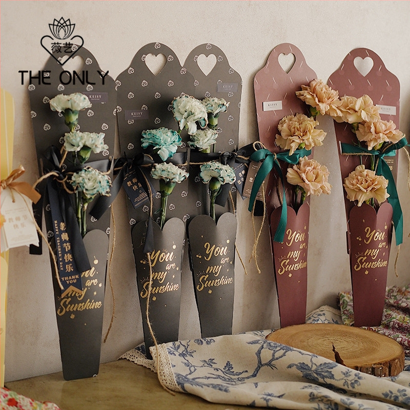 Wei Yi крафт хартия, сърцевидна кутия за единично цвете с златно фолиране – преносима кутия за букети