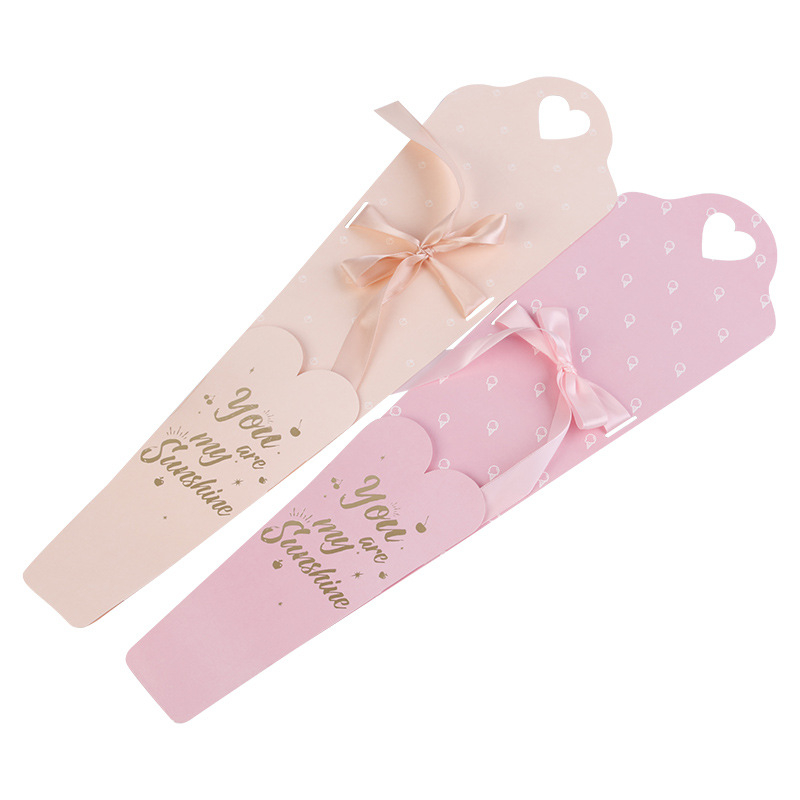 Wei Yi крафт хартия, сърцевидна кутия за единично цвете с златно фолиране – преносима кутия за букети