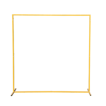 Kāzu arkāde no dzelzs ar ziedu statīvu, skatuvei – pielāgota apstrāde un iepakojums, piemērots kāzām