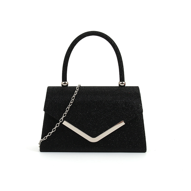 Вечерен клъч чанта, вертикална квадратна форма, полиестерен материал с полиестерна подплата, покрито отваряне, вътрешни джобове за телефон и лична карта