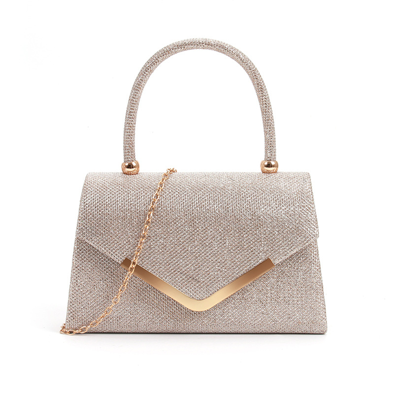 Вечерен клъч чанта, вертикална квадратна форма, полиестерен материал с полиестерна подплата, покрито отваряне, вътрешни джобове за телефон и лична карта