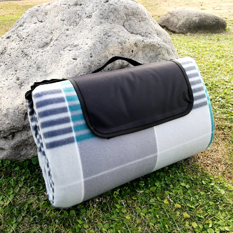 Bluebonny flanelas piknika sega ar alumīnija filmas mitruma aizsardzībai, 4–6 cilvēkiem