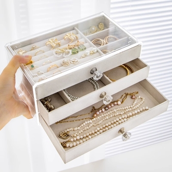 Juvelierizstrādājumu kastīte T-2325, āda