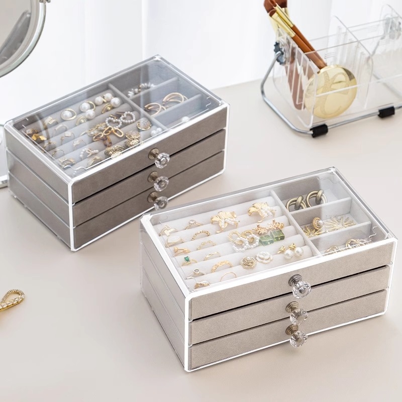 Juvelierizstrādājumu kastīte T-2325, āda