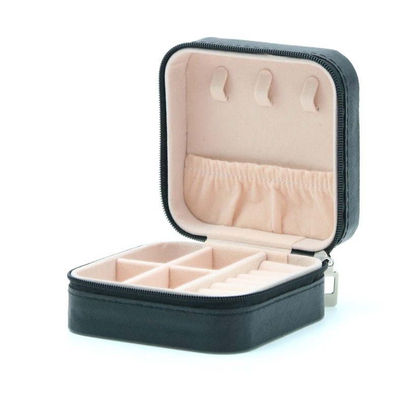 Juvelierizstrādājumu kastīte T-2325, āda