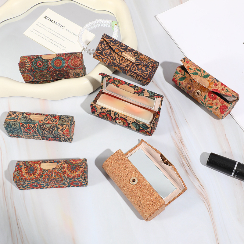 Lūpu krāsu kastīte – koka, korejiešu stilā, cieta konstrukcija, anime raksts, pielāgojama