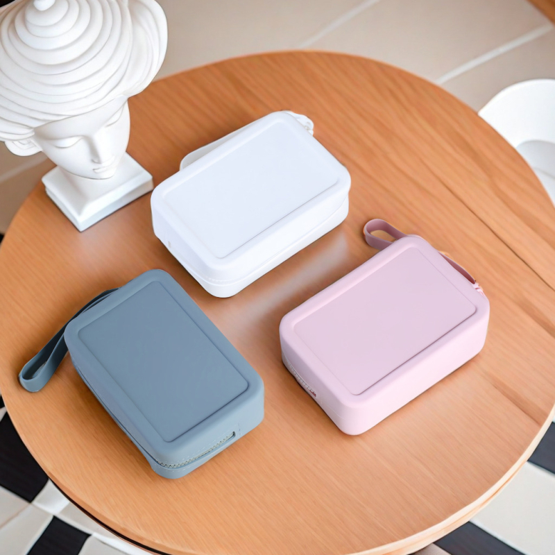 Silikonska torbica za pohranu, torbica velike kapacitete za toaletne potrepštine, prijenosna uz zatvarač, vodoravni kvadratni oblik, unutarnja pretinica za telefon