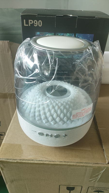 Harman Kardon Τέταρτης Γενιάς οικιακό διαφανές ηχείο με φάσμα 60 Hz–15 kHz, SNR ≥85 dB, ισχύς 5W, ενσωματωμένη μπαταρία, Bluetooth 5.3