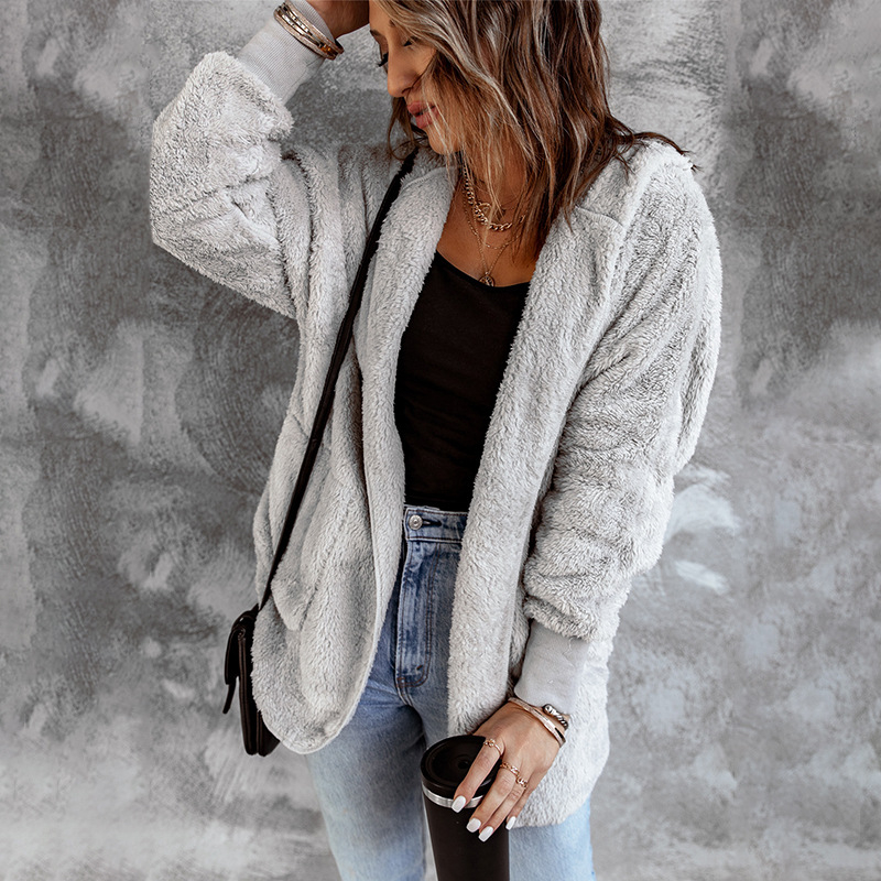 Γυναικείο tweed παλτό-καρντάγκαν με κουκούλα — Μείξη πολυεστέρα και μαλλιού, μονόχρωμο, μακριές μανίκες, στενή γραμμή