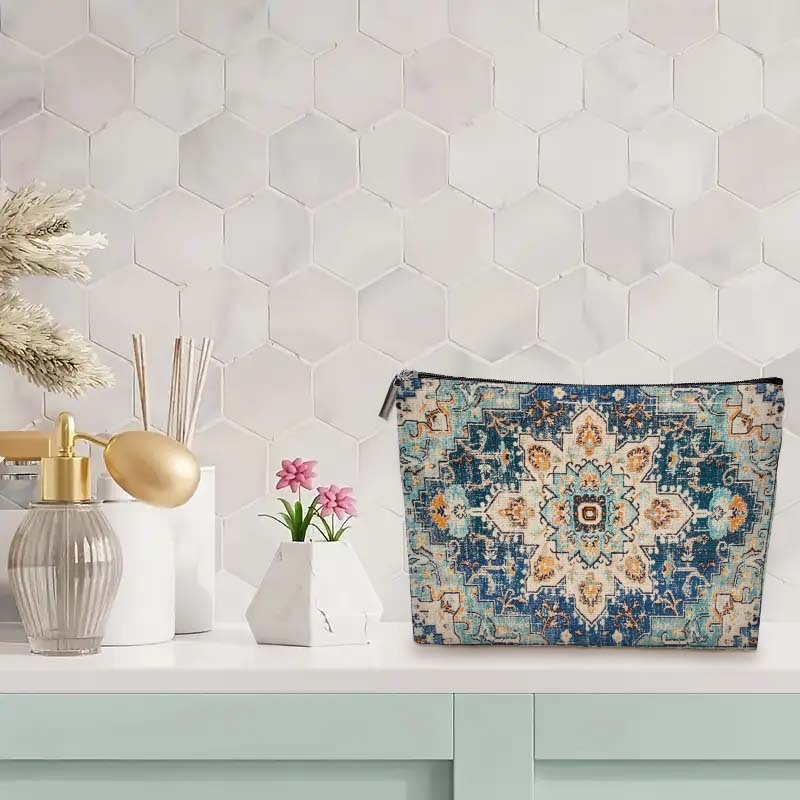 Bohemiska kosmētikas soma ar abpusēju ģeometrisku rakstu, universāla, no poliester auduma ar poliester oderei, elpojoša, ultra viegla, paplašināma uzglabāšanai