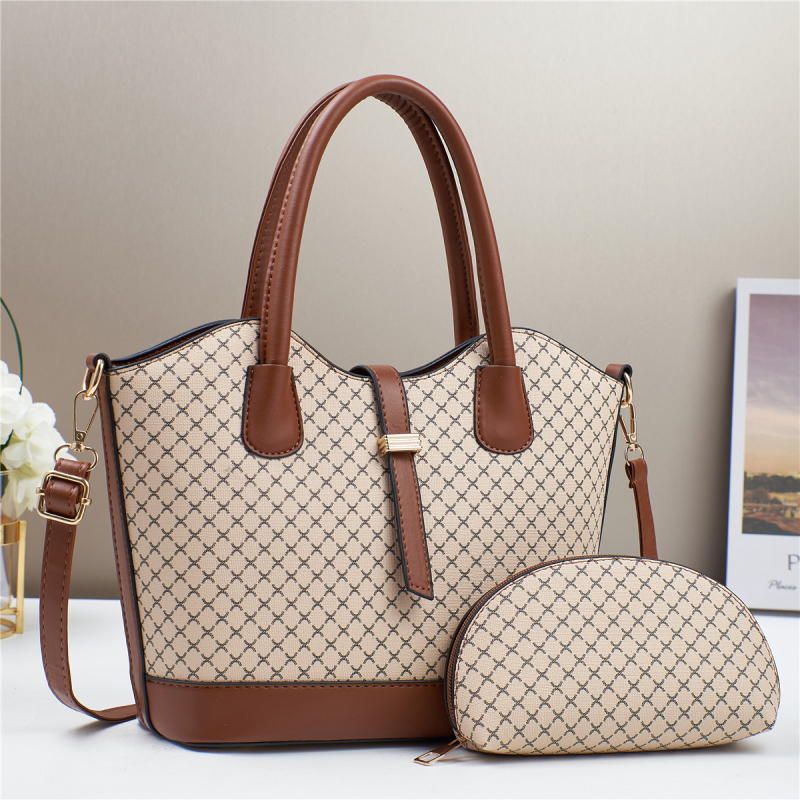 Crossbody soma no PU, kubveida forma, ar rāvējslēdzēja atvērumu, iekšējā rāvējslēdzēja kabata, trīs plecu siksnas, rudens 2024