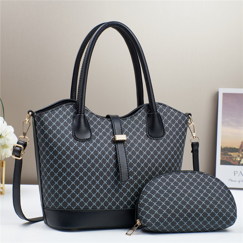 Crossbody soma no PU, kubveida forma, ar rāvējslēdzēja atvērumu, iekšējā rāvējslēdzēja kabata, trīs plecu siksnas, rudens 2024