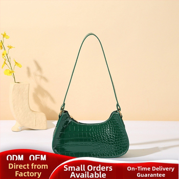 Ženska crossbody torbica, gradski minimalistički stil, PU materijal, pravokutni oblik, zatvaranje na zip, pretinac za telefon