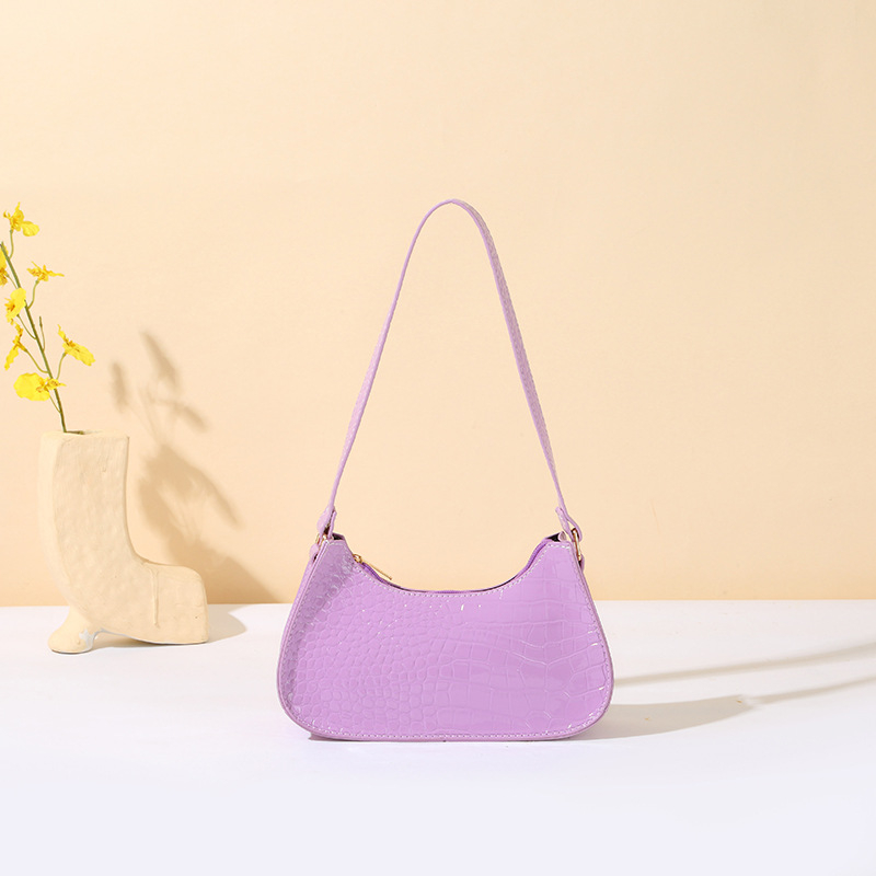 Ženska crossbody torbica, gradski minimalistički stil, PU materijal, pravokutni oblik, zatvaranje na zip, pretinac za telefon