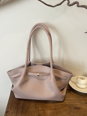 PU ženska torba kružnog oblika, zatvaranje na zip, unutarnji džep za mobitel, dvije naramenice