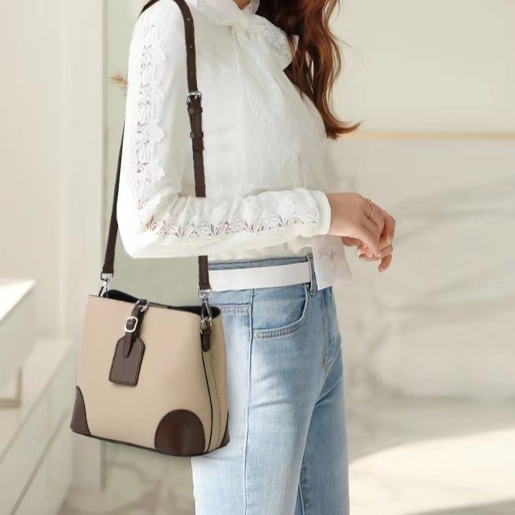 Kožna torba tip košare s magnetskim zatvaranjem, velika zapremina, dvostruki remeni, unutarnji džepovi sa zipom i džep za telefon