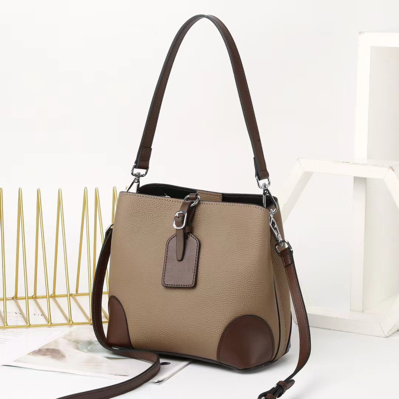 Kožna torba tip košare s magnetskim zatvaranjem, velika zapremina, dvostruki remeni, unutarnji džepovi sa zipom i džep za telefon