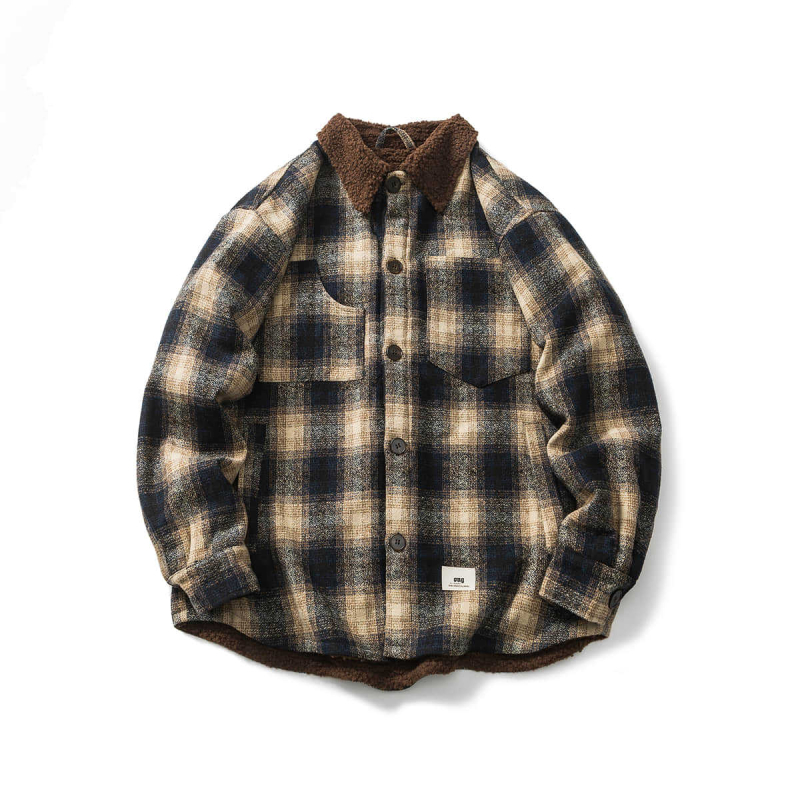 Muški karirani kaput s podstavom od ovčje vune i poliesterom ispunom, opuštenog kroja, jednoslojno kopčanje, rever, zima 2025