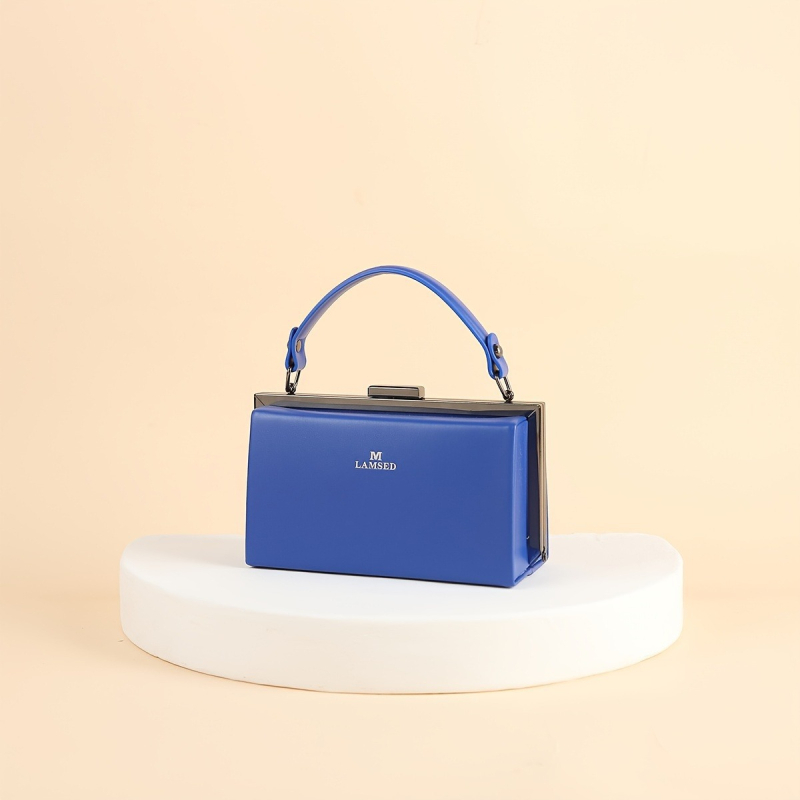 PU doboz táska, vízszintes négyzet alakú, poliészter bélés, belső cipzáras zseb, közepesen merev konstrukció